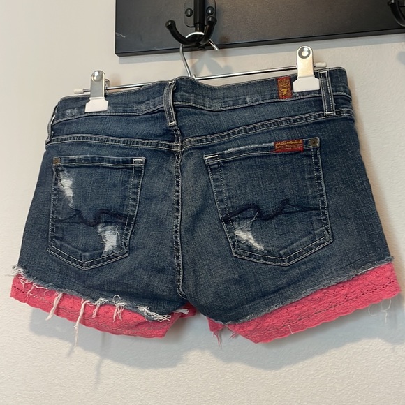 7 for all mankind shorts size 28 - Picture 3 of 4